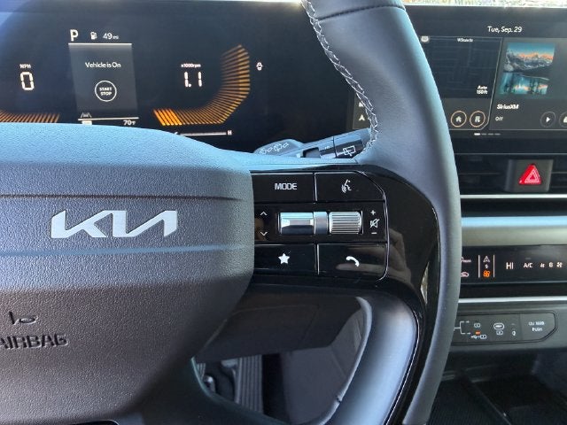2027 Kia Carnival EX