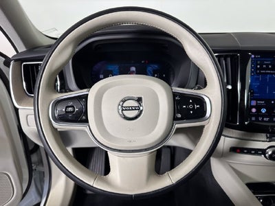 2023 Volvo XC60 B5 Plus Dark Theme