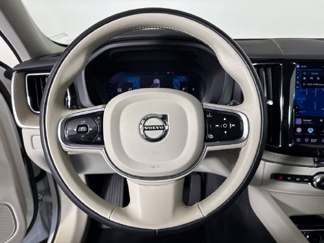 2023 Volvo XC60 B5 Plus Dark Theme