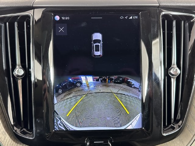 2023 Volvo XC60 B5 Plus Dark Theme