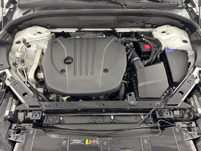 2023 Volvo XC60 B5 Plus Dark Theme