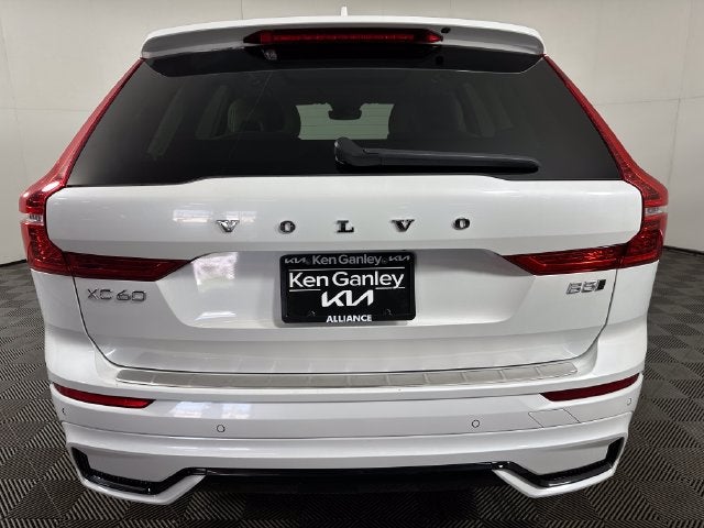 2023 Volvo XC60 B5 Plus Dark Theme