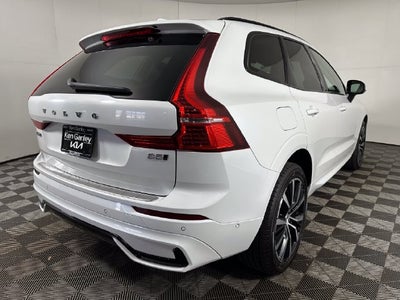 2023 Volvo XC60 B5 Plus Dark Theme