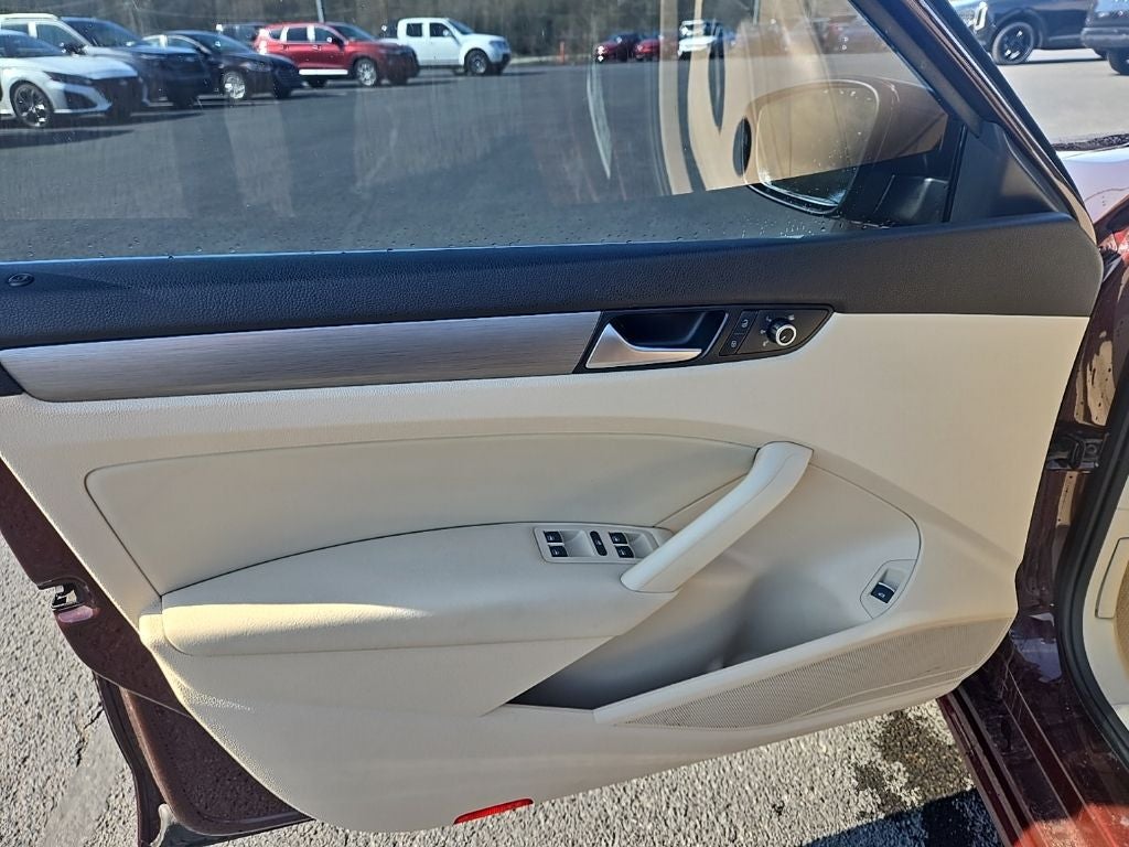 2014 Volkswagen Passat 1.8T SE