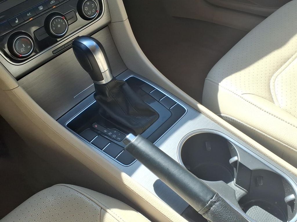 2014 Volkswagen Passat 1.8T SE