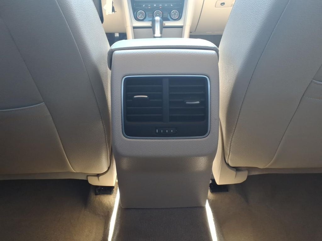 2014 Volkswagen Passat 1.8T SE