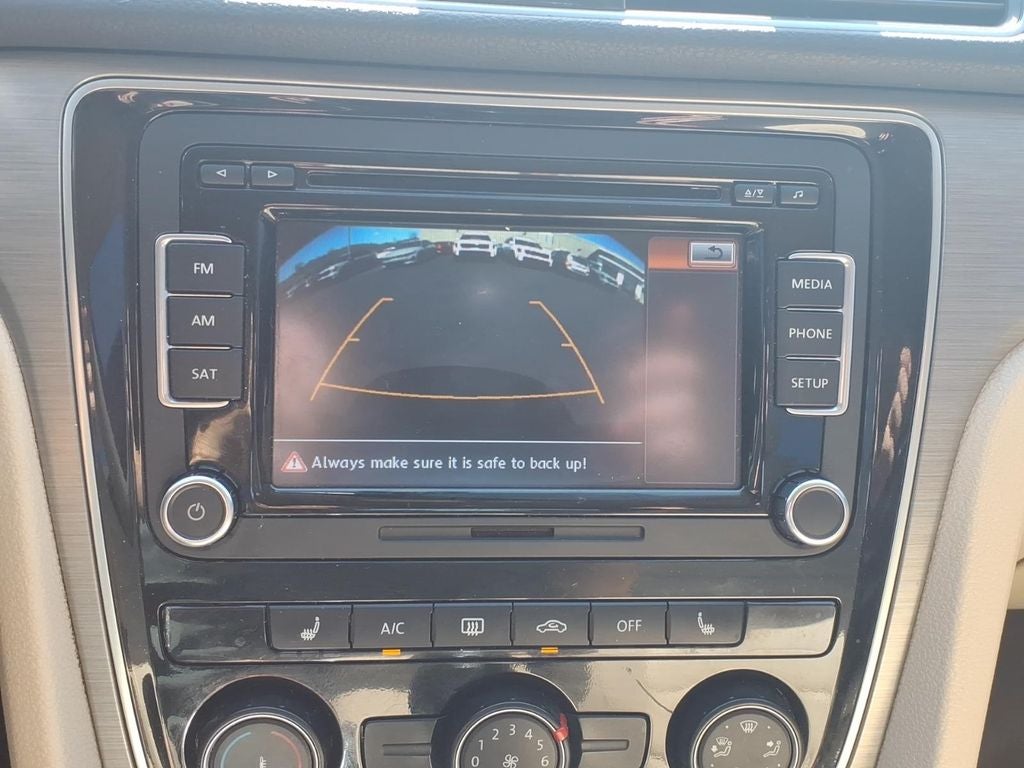 2014 Volkswagen Passat 1.8T SE