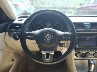 2014 Volkswagen Passat 1.8T SE