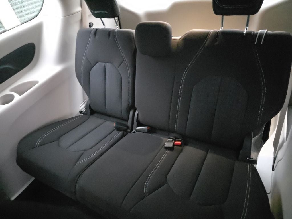 2024 Chrysler Voyager LX