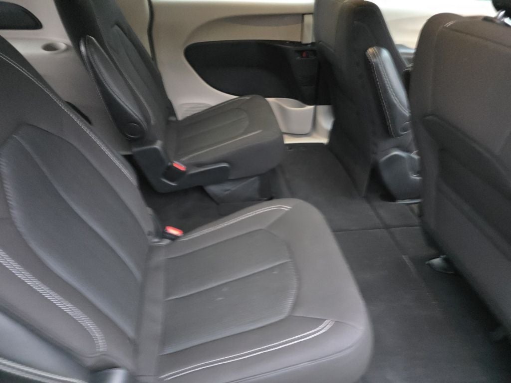 2024 Chrysler Voyager LX