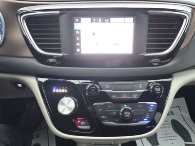 2024 Chrysler Voyager LX