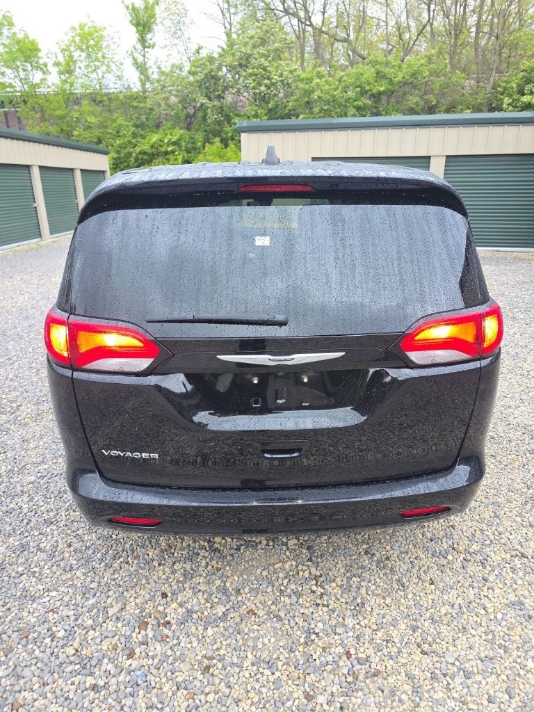 2024 Chrysler Voyager LX