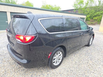2024 Chrysler Voyager LX