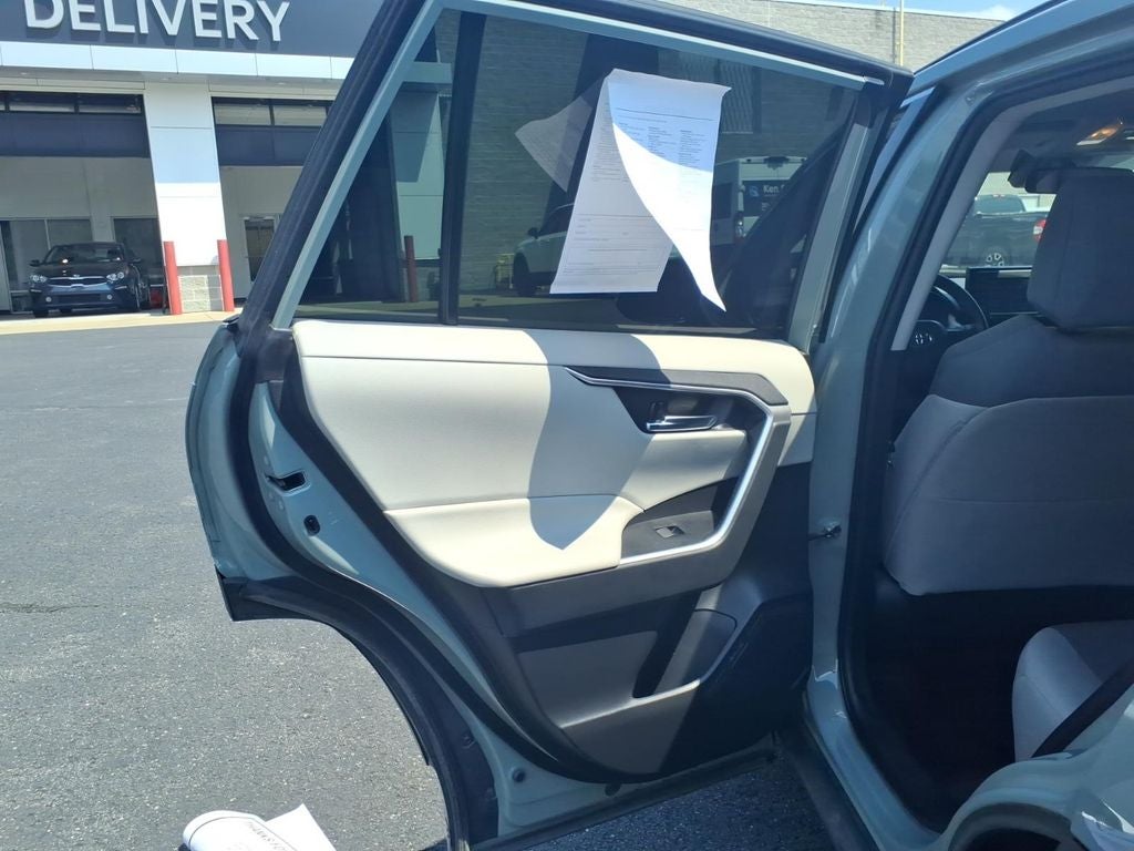 2021 Toyota RAV4 XLE