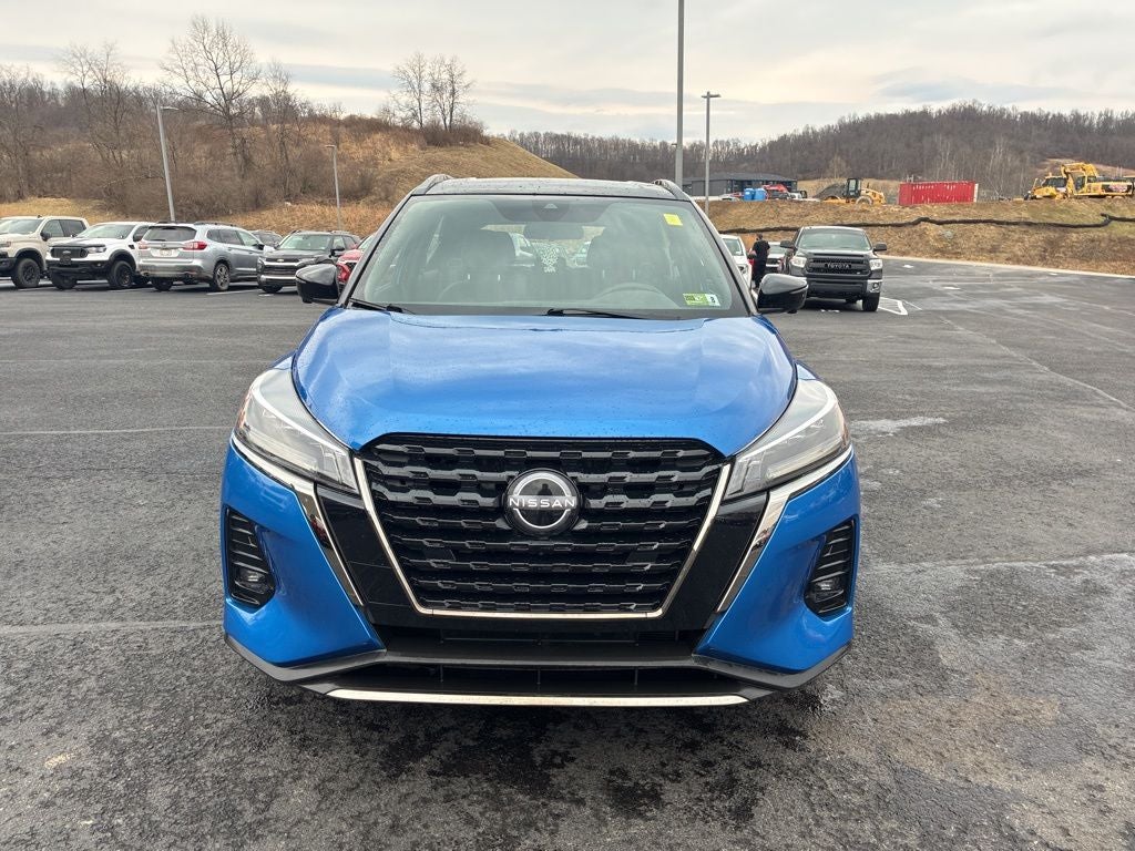 2022 Nissan Kicks SR