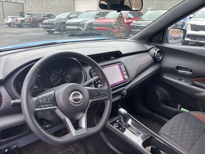2022 Nissan Kicks SR