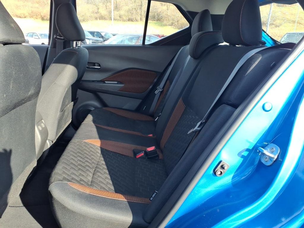 2022 Nissan Kicks SR