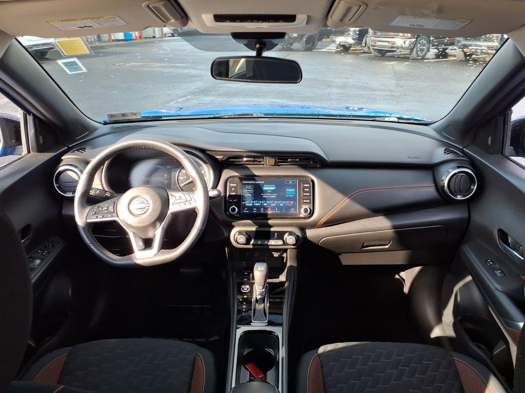 2022 Nissan Kicks SR