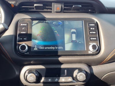 2022 Nissan Kicks SR