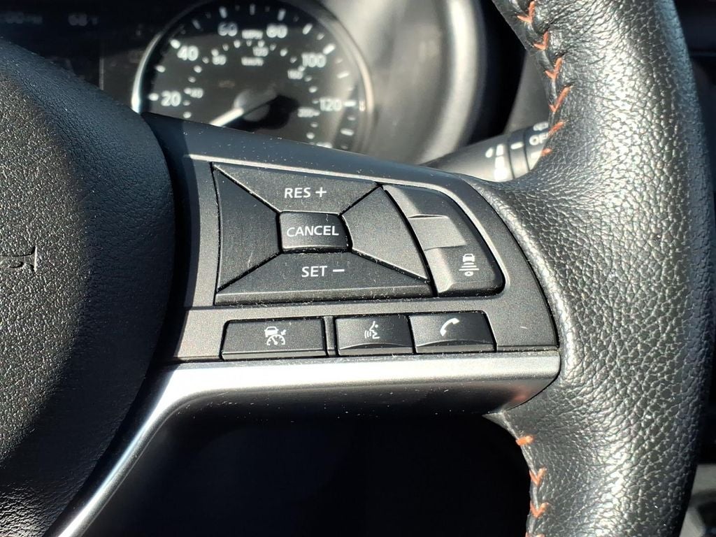 2022 Nissan Kicks SR