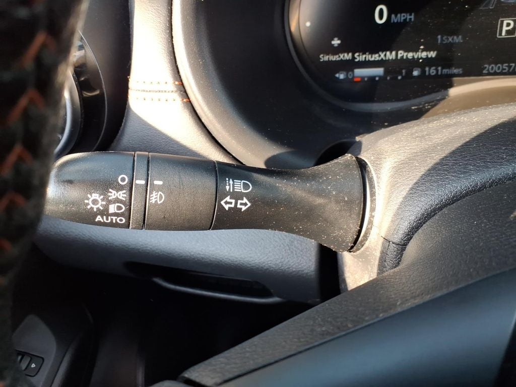 2022 Nissan Kicks SR