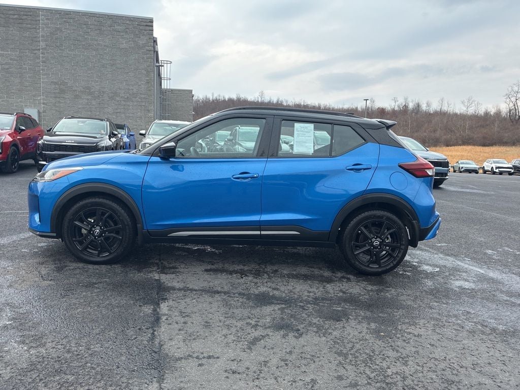 2022 Nissan Kicks SR