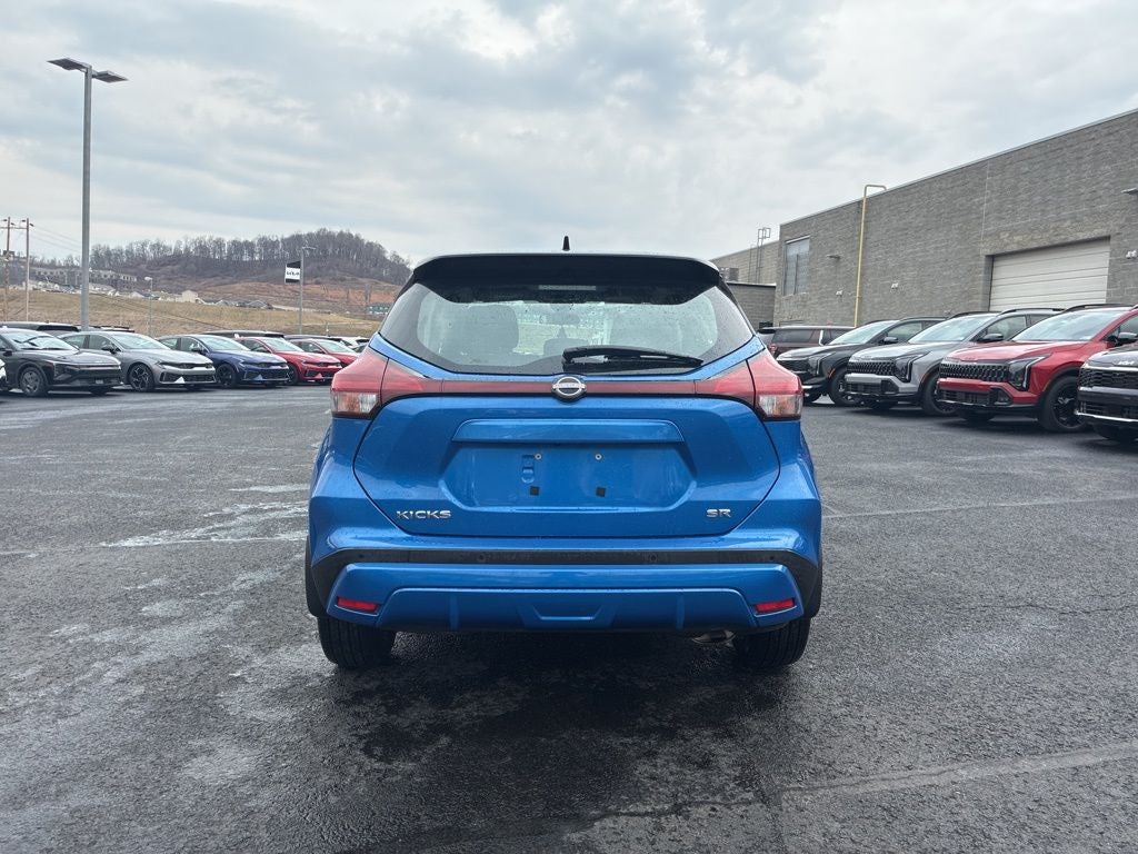 2022 Nissan Kicks SR