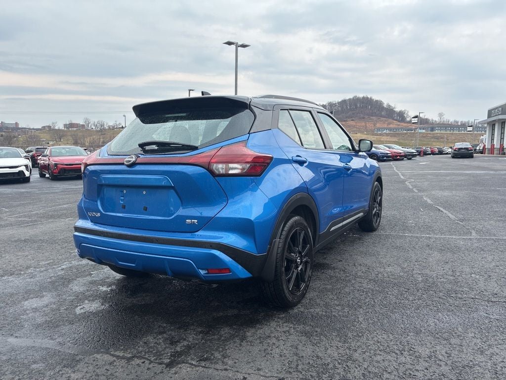 2022 Nissan Kicks SR