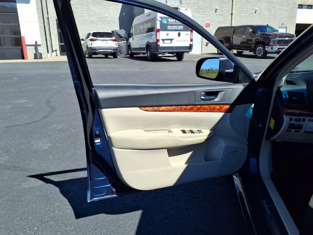 2011 Subaru Legacy 3.6R Limited