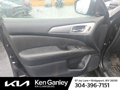 2020 Nissan Pathfinder SL