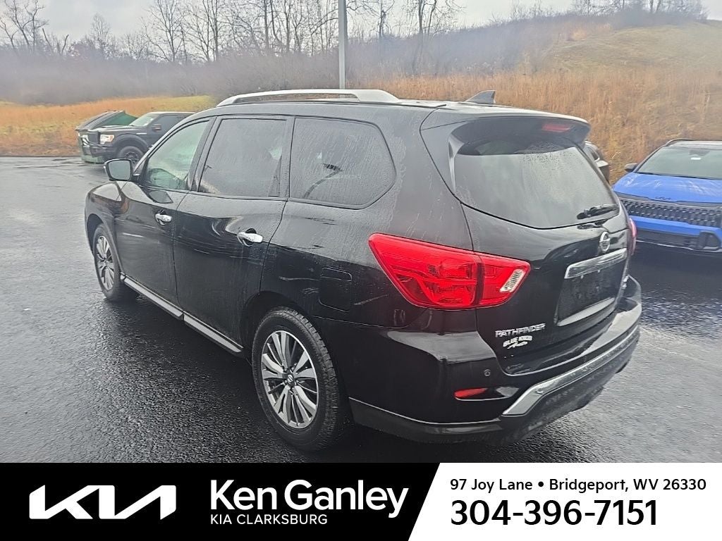 2020 Nissan Pathfinder SL