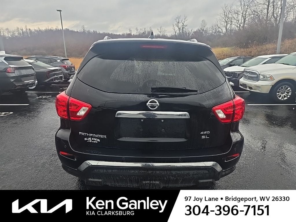 2020 Nissan Pathfinder SL