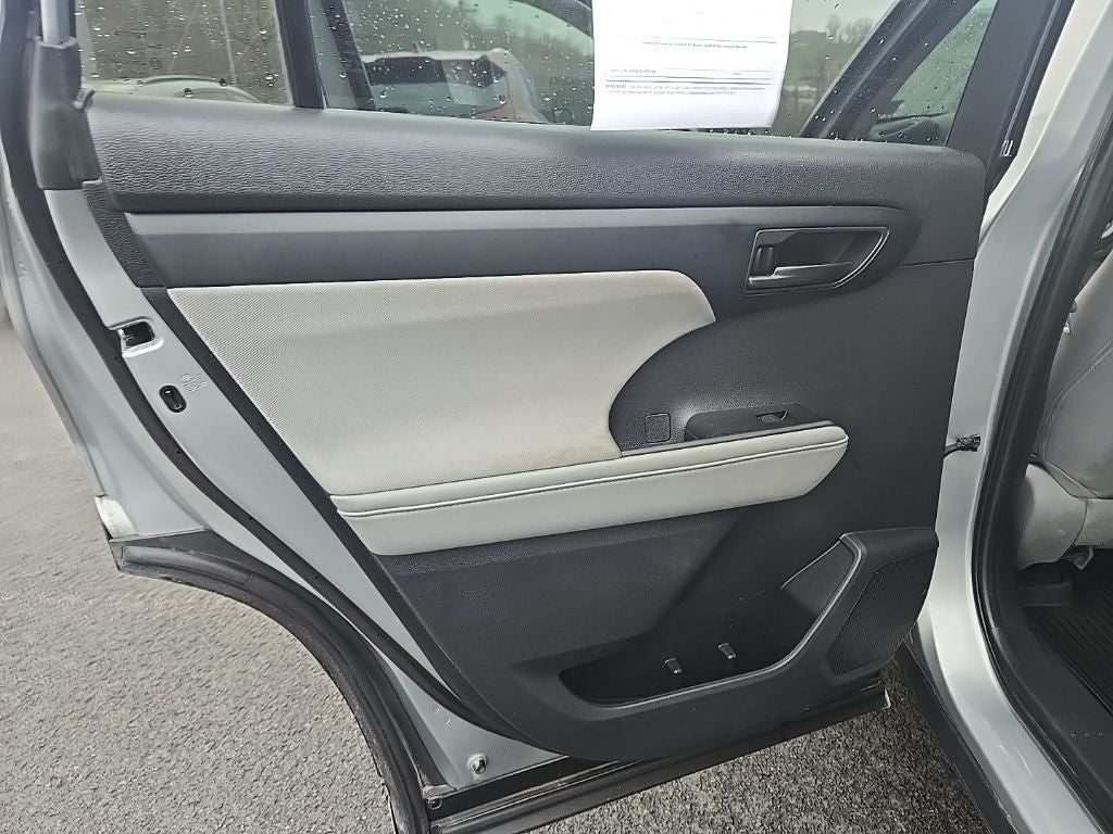 2021 Toyota Highlander Hybrid LE