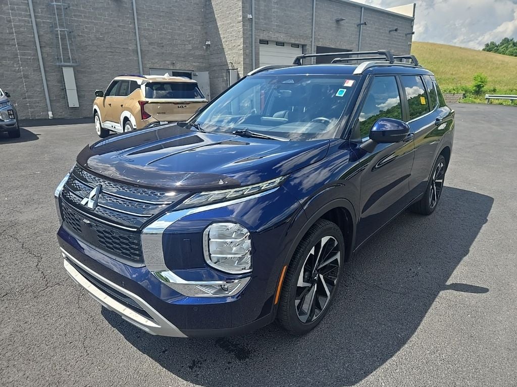 2023 Mitsubishi Outlander SE