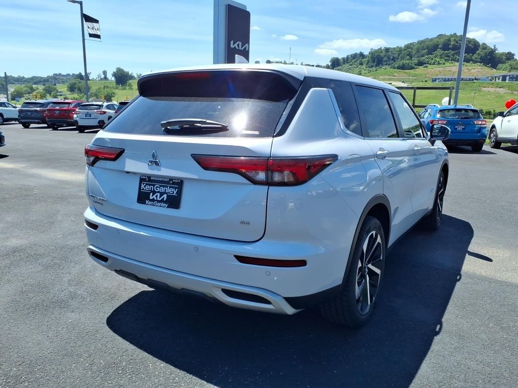 2023 Mitsubishi Outlander SE