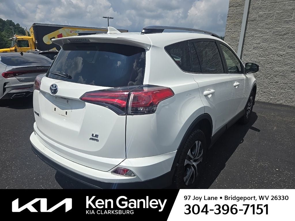 2017 Toyota RAV4 LE