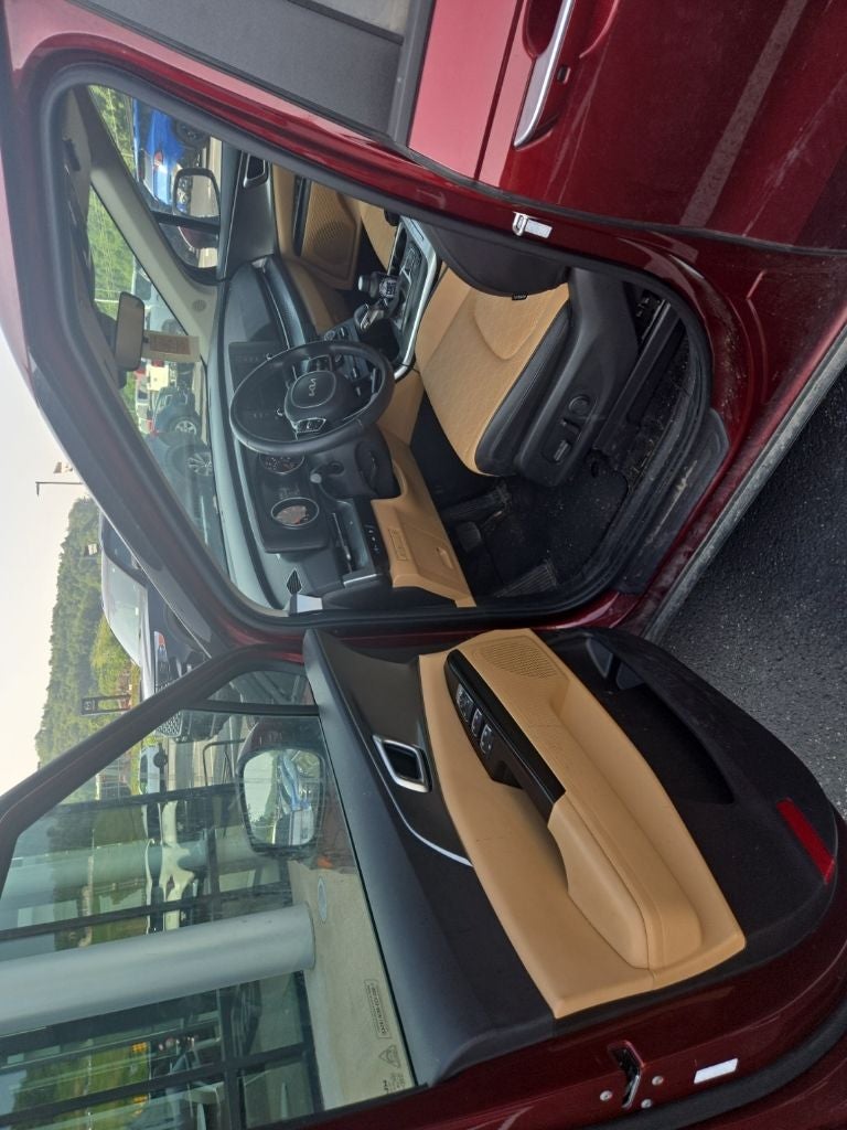 2024 Kia Carnival LX