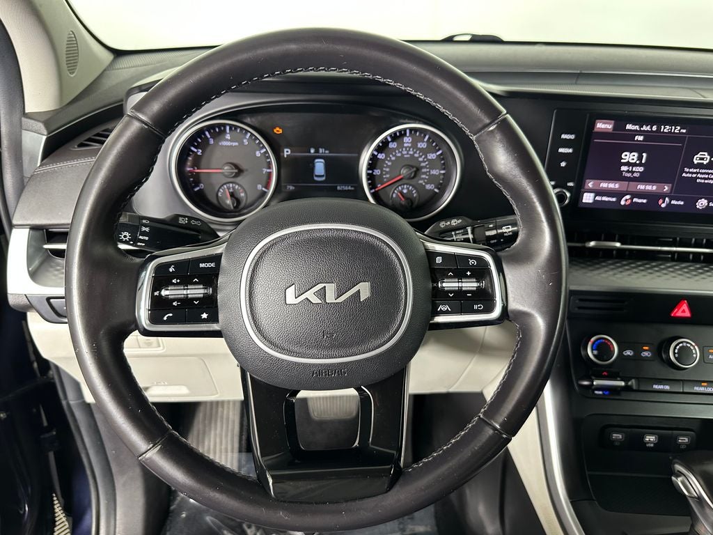 2023 Kia Carnival LX Seat Package