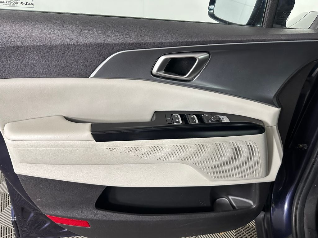 2023 Kia Carnival LX Seat Package