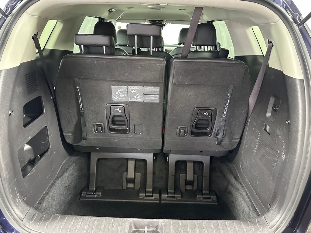 2023 Kia Carnival LX Seat Package