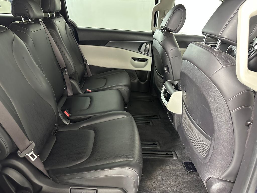 2023 Kia Carnival LX Seat Package