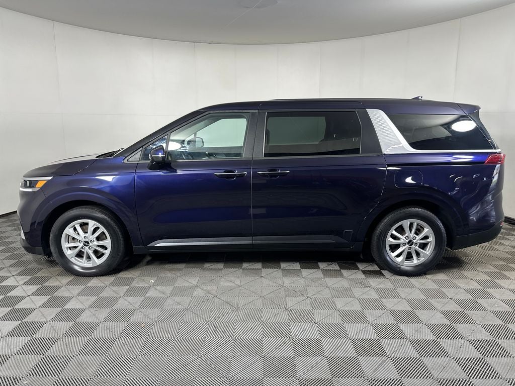 2023 Kia Carnival LX Seat Package