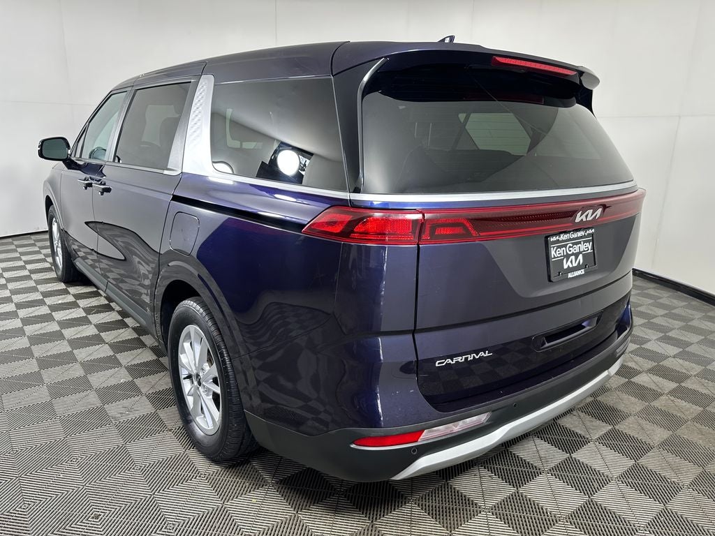 2023 Kia Carnival LX Seat Package