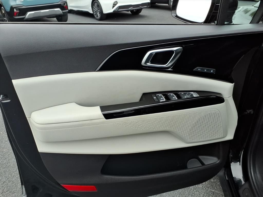 2022 Kia Carnival SX