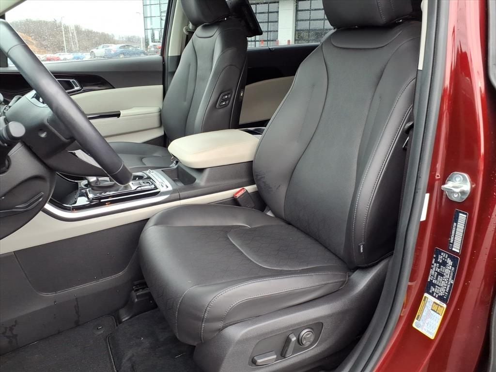 2024 Kia Carnival SX