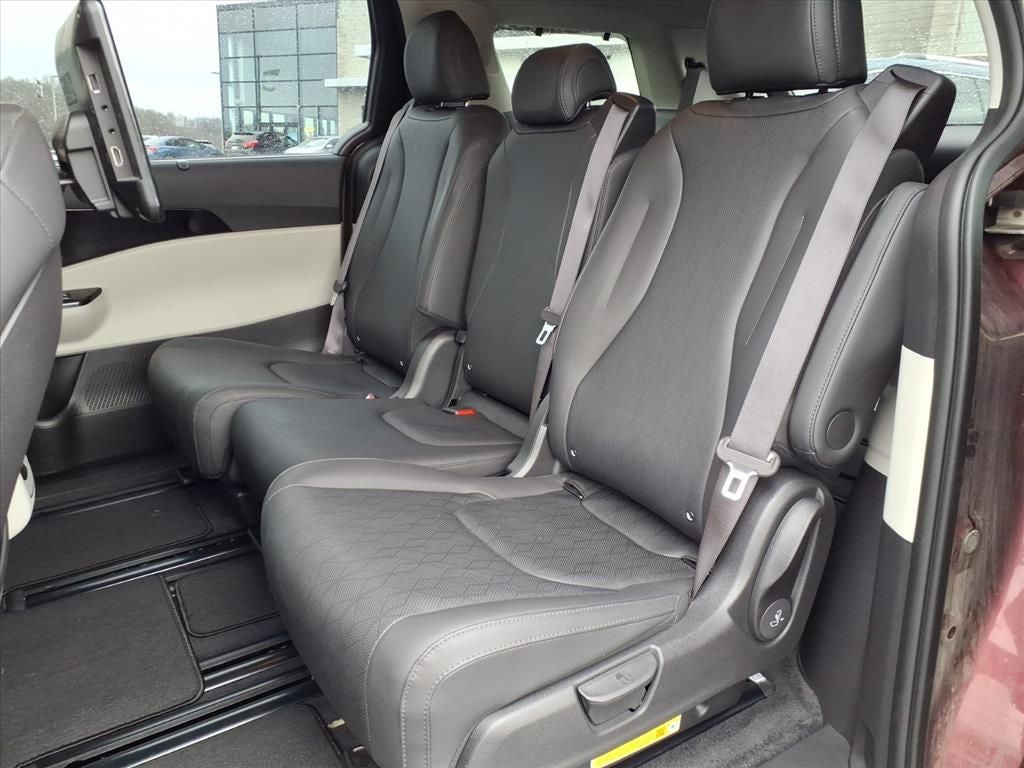 2024 Kia Carnival SX