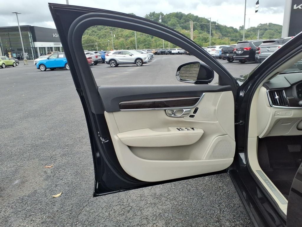 2018 Volvo S90 T5 Momentum