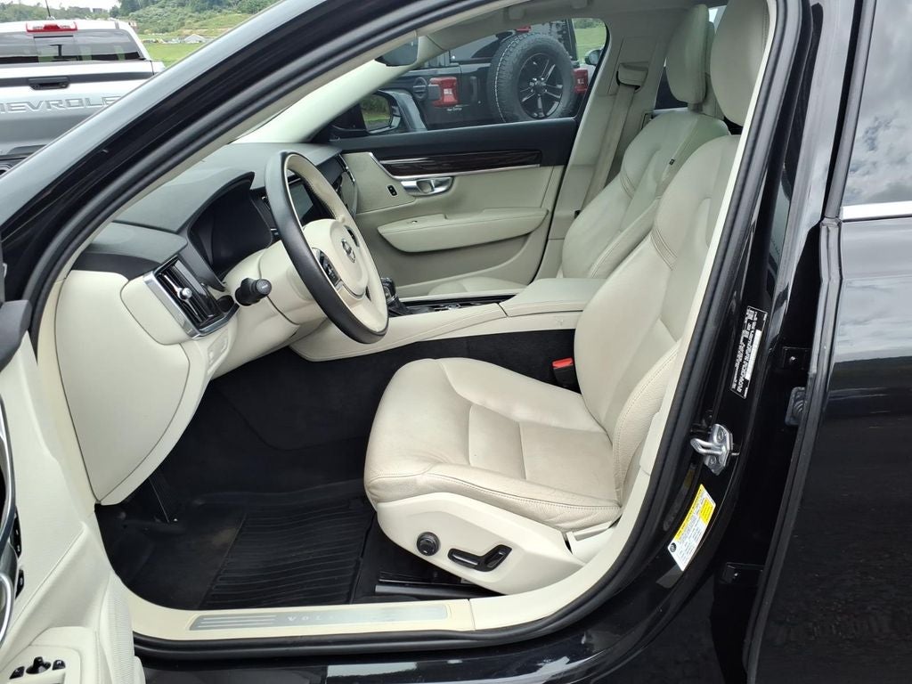 2018 Volvo S90 T5 Momentum
