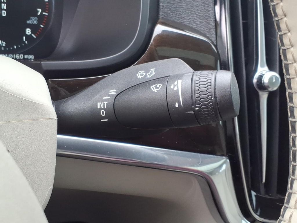 2018 Volvo S90 T5 Momentum